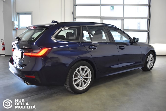 BMW 318d 48V Touring Business Advantage